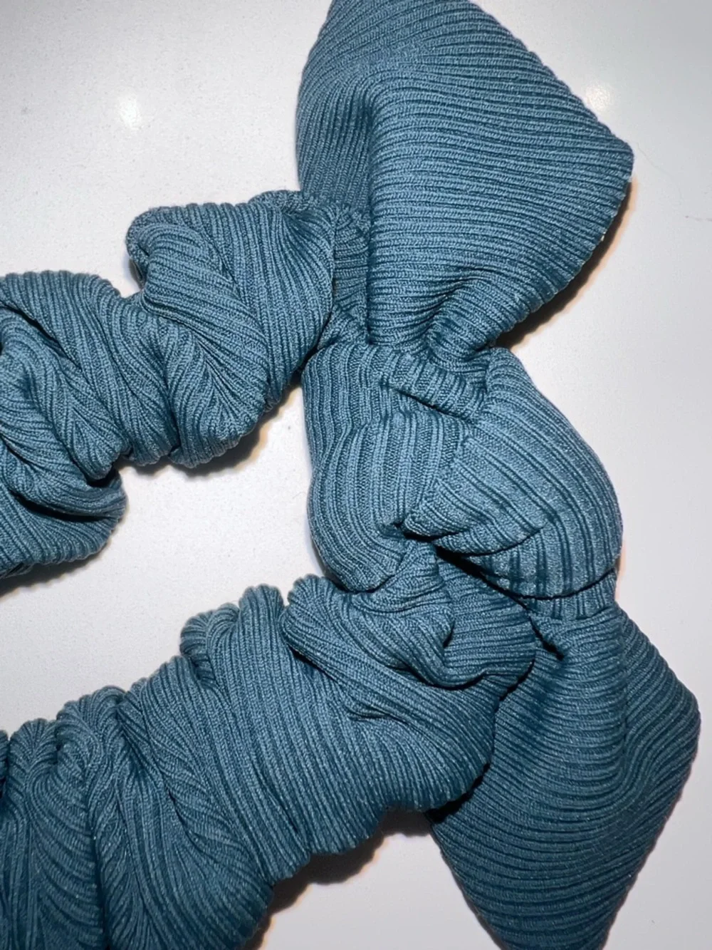 NWT Lululemon Uplifting Bow Scrunchie Teal Ribbed Hair Tie Blue Green